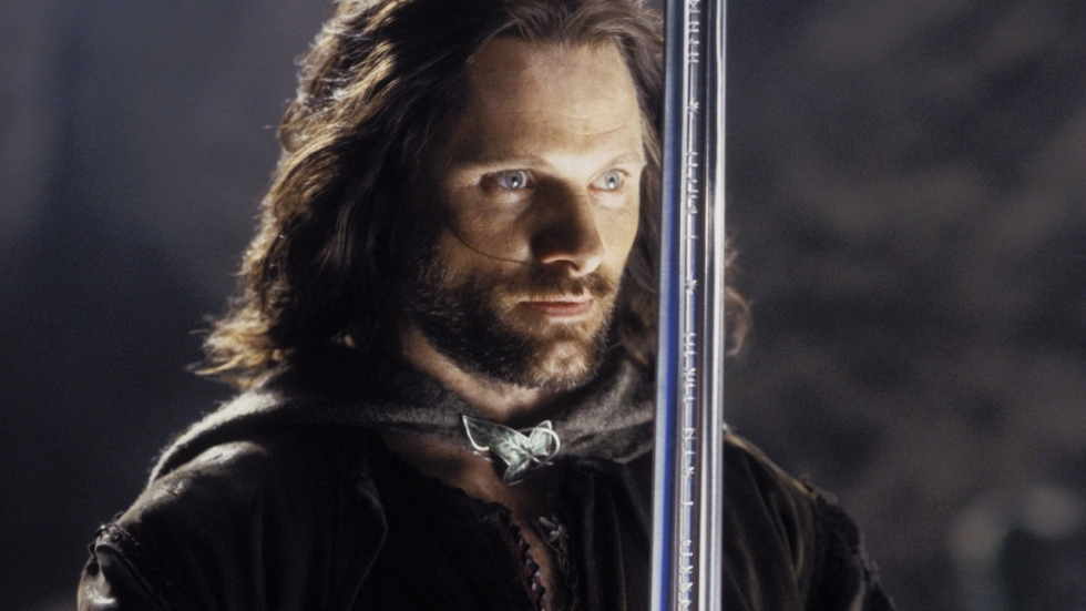 Viggo Mortensen gebruikt zijn zwaard uit 'Lord of the Rings' in zijn nieuwste film