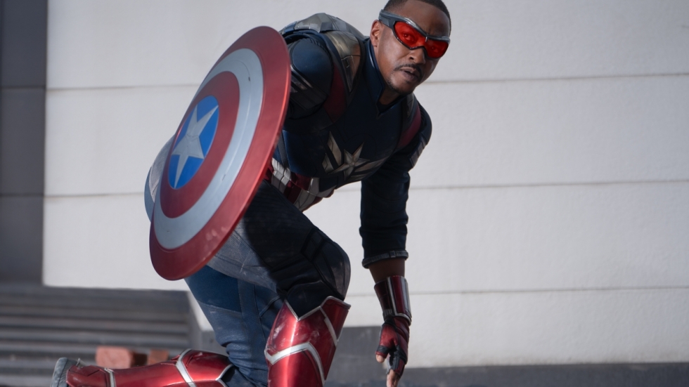 Anthony Mackie geeft ons eindelijk een volwaardige blik op zijn pak in 'Captain America 4'