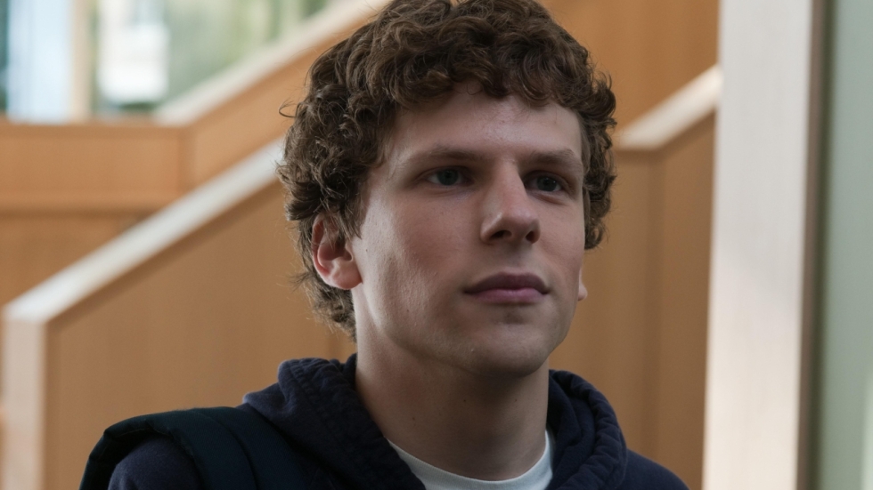 Vanwege deze opvallende reden zie je Hollywoodster Jesse Eisenberg nog amper in films