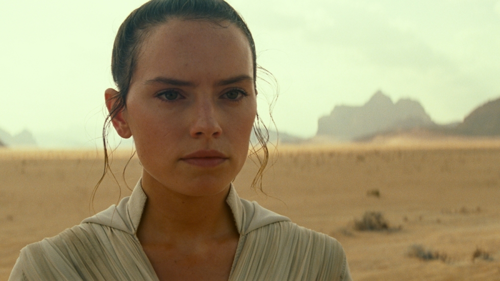 Daisy Ridley deelt dat ze lijdt aan de Ziekte van Graves