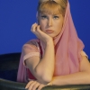 Iconische ster Barbara Eden (93) heeft veel weg van een barbiepop: Beetje te veel filler?