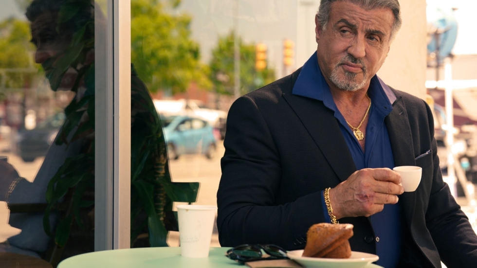 Sylvester Stallone in gewelddadige eerste trailer voor 'Armor'