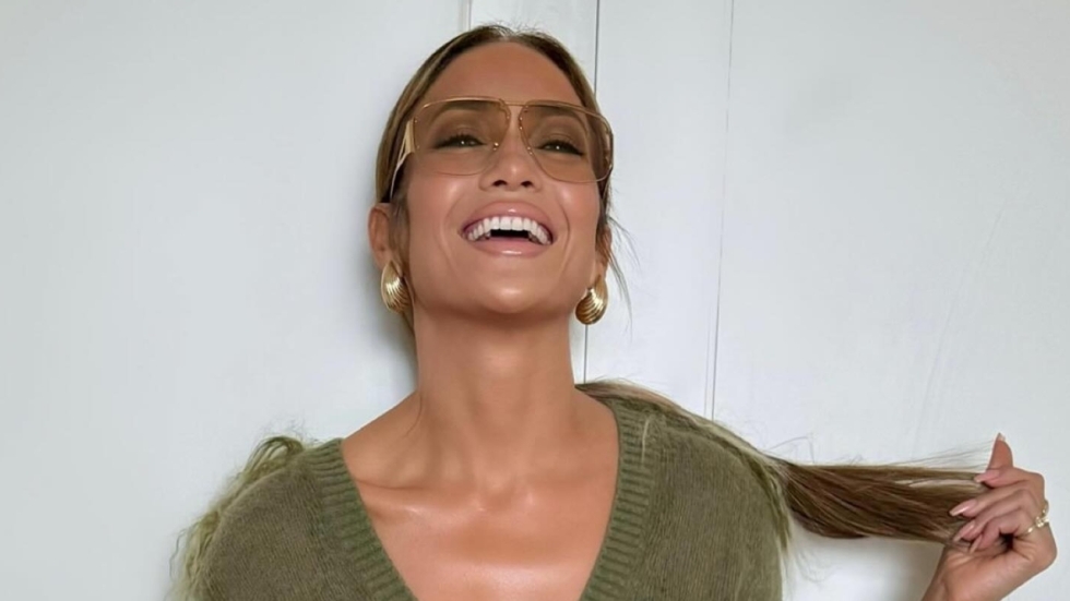 Charmeoffensief Jennifer Lopez (55) maakt haar 30 jaar jonger: hoe oud schat jij haar nu?