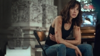 Gal Gadot in standje 'Die Hard' in haar nieuwe film 'The Runner': de eerste trailer is nu te zien