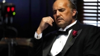 Wow! Billy Zane lijkt echt als twee druppels water op Marlon Brando in nieuwe biopic