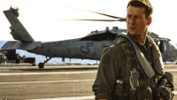 Aanstormend supertalent Glen Powell had een rol in 'The Dark Knight Rises' en niemand weet het
