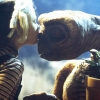 Steven Spielberg voelt zich schuldig omdat hij de jeugd van 'E.T.'-actrice compleet verpestte