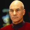 Patrick Stewart onthult traumatisch deel uit zijn jeugd en dat doet de icoon uit 'Star Trek' expres