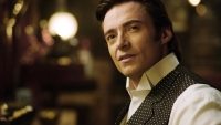 Waarom de ex-vrouw van Hugh Jackman geld vergokt na zijn affaire