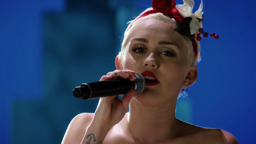 Opvallend: Miley Cyrus meet compleet andere look aan