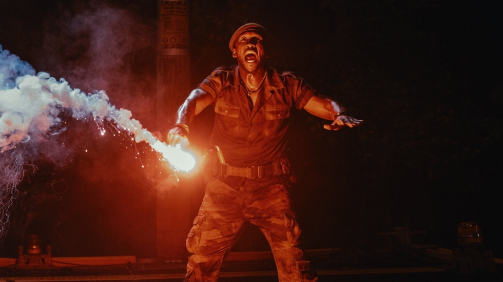 Drie Spinosaurussen en ook gewoon weer de T-Rex op foto's 'Jurassic World Rebirth'