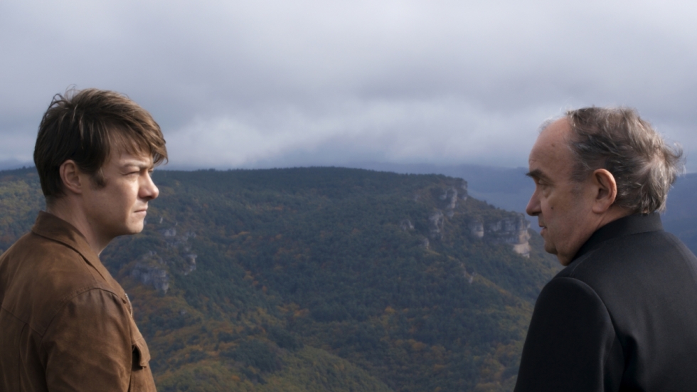 'Miséricorde': mysterieuze man reist af naar dorp voor begrafenis en zet de verhoudingen op scherp