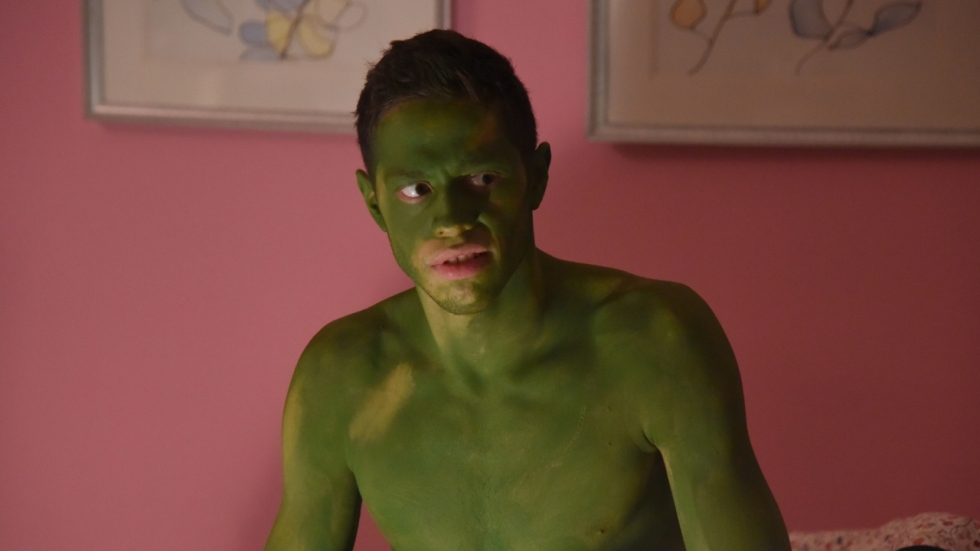 Acteur Pete Davidson verwijdert meer dan 200 "domme" tatoeages: "denk na over die van Game of Thrones"