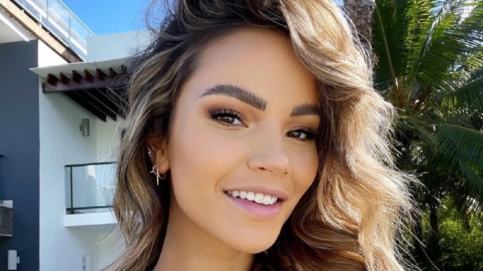 Monica Geuze unieke spagaat-video krijgt waarschuwing op TikTok: "Probeer dit thuis niet na"