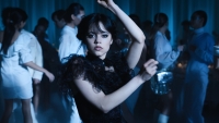Jenna Ortega oogverblindend op rode loper nieuwe film 'Hurry Up Tomorrow'