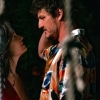 Pedro Pascal en Walton Goggins beleven een ontspoord feestje in de trailer van 'The Uninvited'