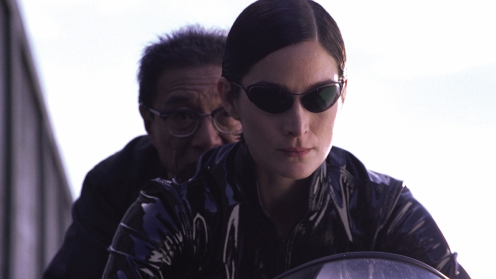 Waarom Carrie-Anne Moss na 'The Matrix' zo weinig te zien is en hier vind je haar wel