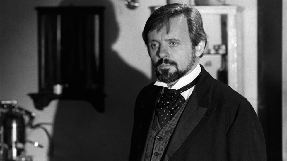 Anthony Hopkins kon deze regisseur niet uitstaan: "Een nepper"