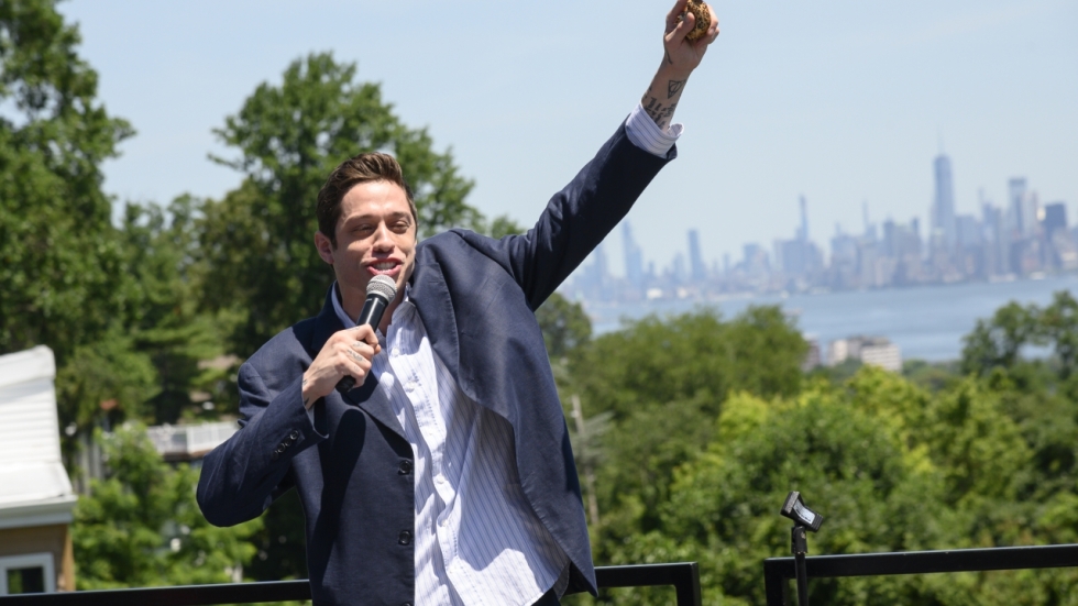 Pete Davidson slaat alweer het zoveelste model aan de haak: hoe doet hij het?