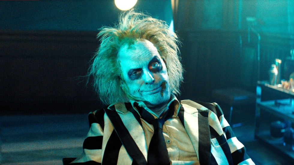 Warner Bros. smeedt het ijzer nu het heet is en maakt 'Beetlejuice 3'