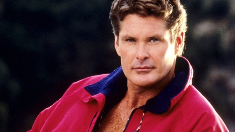 George R.R. Martin steeds wanhopiger over nieuw boek, eerste recensies nieuwe oorlogsserie en David Hasselhoff was ook belangrijk gezicht in deze kijkcijferhit