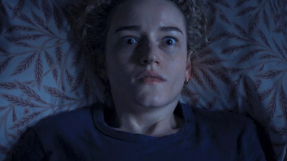 De emoties lopen bij Julia Garner en Josh Brolin hoog op in de nieuwe beelden van horrorfilm 'Weapons'