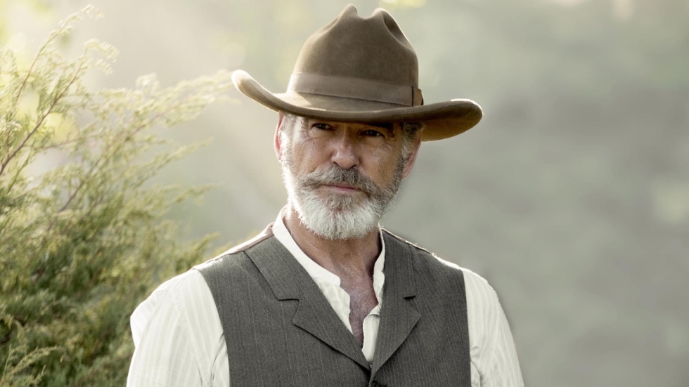 Pierce Brosnan en Samuel L. Jackson knaller erop los in de trailer van western 'The Unholy Trinity'
