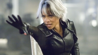 Halle Berry moet van outfit veranderen in Cannes: "Het was niet toegestaan"