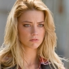 Amber Heard leeft een compleet ander leven en komt met verrassend nieuws op moederdag