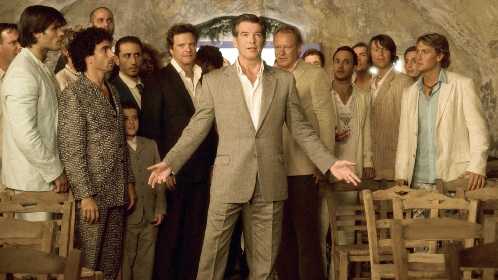 007-acteur Pierce Brosnan was "doodsbang" om te zingen in een van zijn succesvolste films