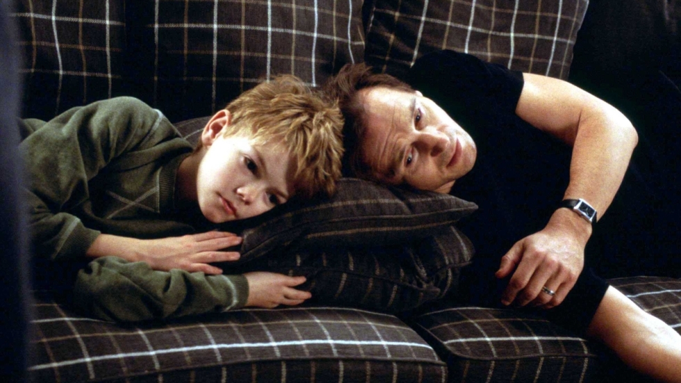 Het is onvoorstelbaar hoe deze schattige dreumes uitgroeide tot bikkelharde actieheld