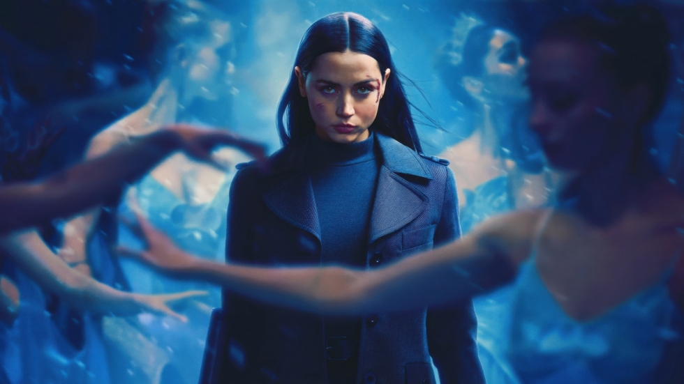 Ana de Armas toont ballen en streeft Keanu Reeves en Jason Statham voorbij