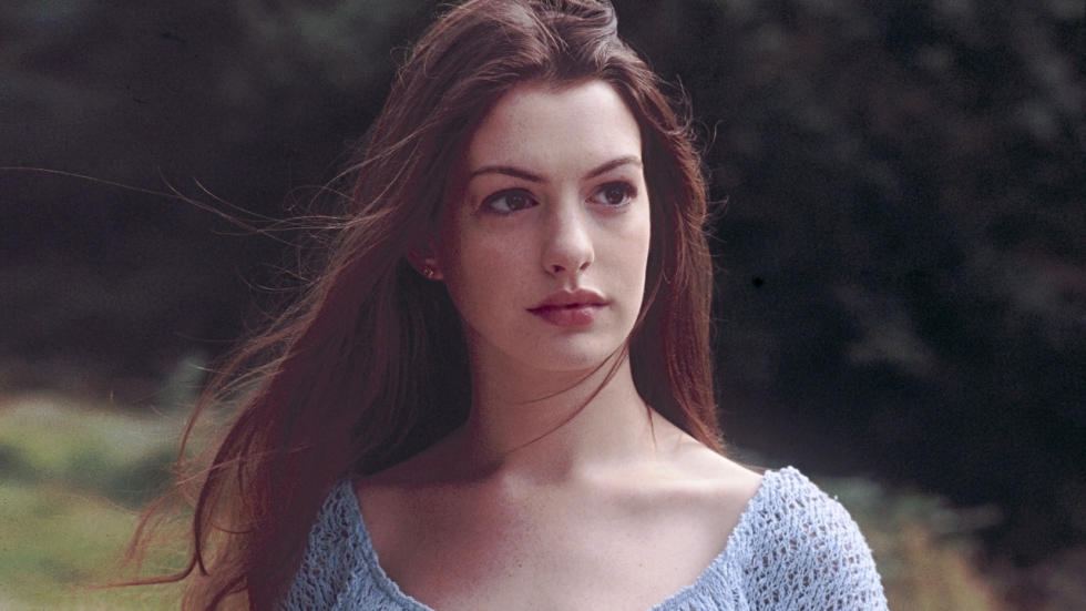 Anne Hathaway showt eerste officiële foto uit vervolg op haar beste film