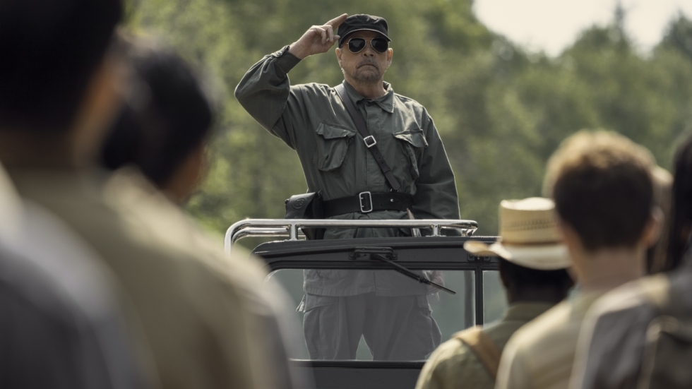 Nieuwste Stephen King-film zet gelijk de toon met schokkende eerste clip "Come On Curly"