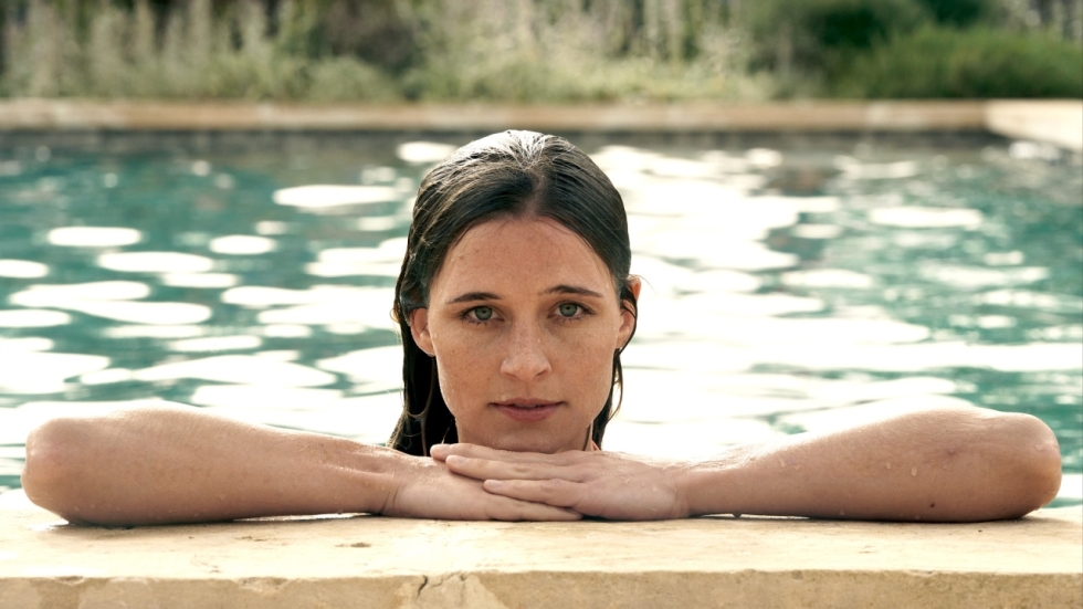 'Fall for Me': domme zussen vallen op Mallorca als een blok hout voor domme oplichters