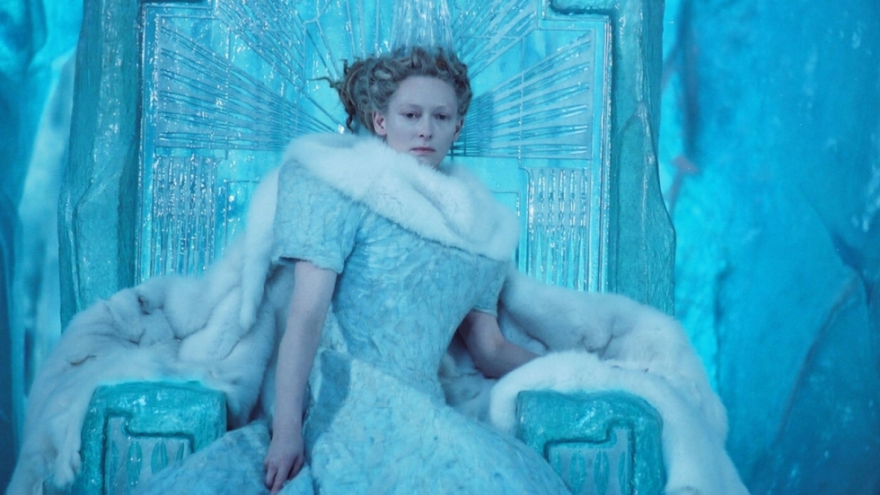 Eerste blik op de Witte Heks in 'Chronicles of Narnia'-reboot van Netflix: "Wat heeft ze aan?!"