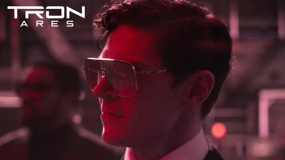 "De oorlog om onze wereld begint" in de gigantische scifi-film 'Tron: Ares'