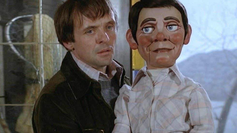 Sam Raimi maakt remake van horrorfilm met piepjonge Anthony Hopkins