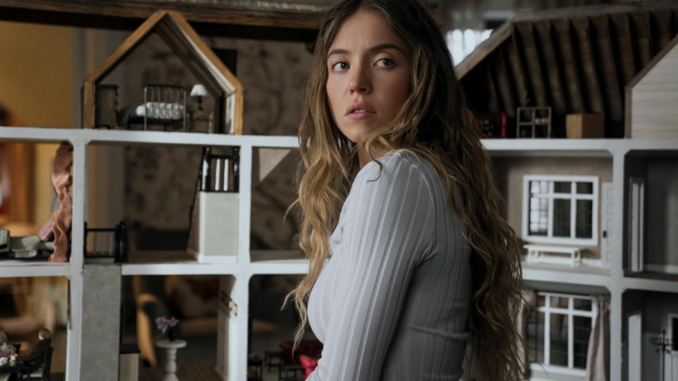 Sydney Sweeney ontrafelt schokkende geheimen in de mysterieuze trailer van 'The Housemaid'