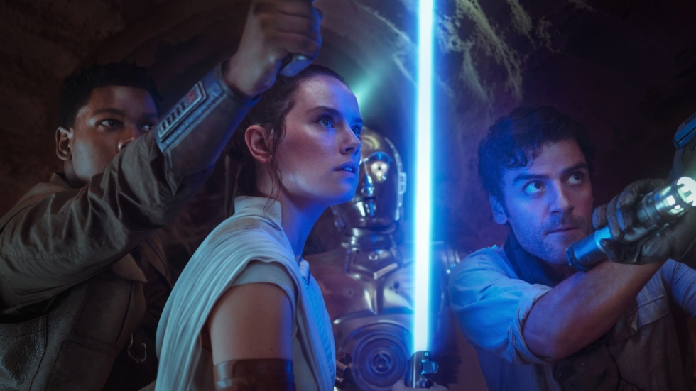 'Star Wars'-icoon ruilt lightsaber in voor een hakbijl in 'We Bury the Dead'
