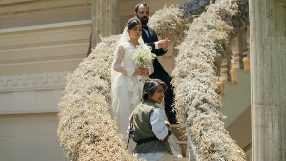 Hij won een van de grootste filmprijzen van het jaar, maar nu moet deze regisseur ineens de cel in