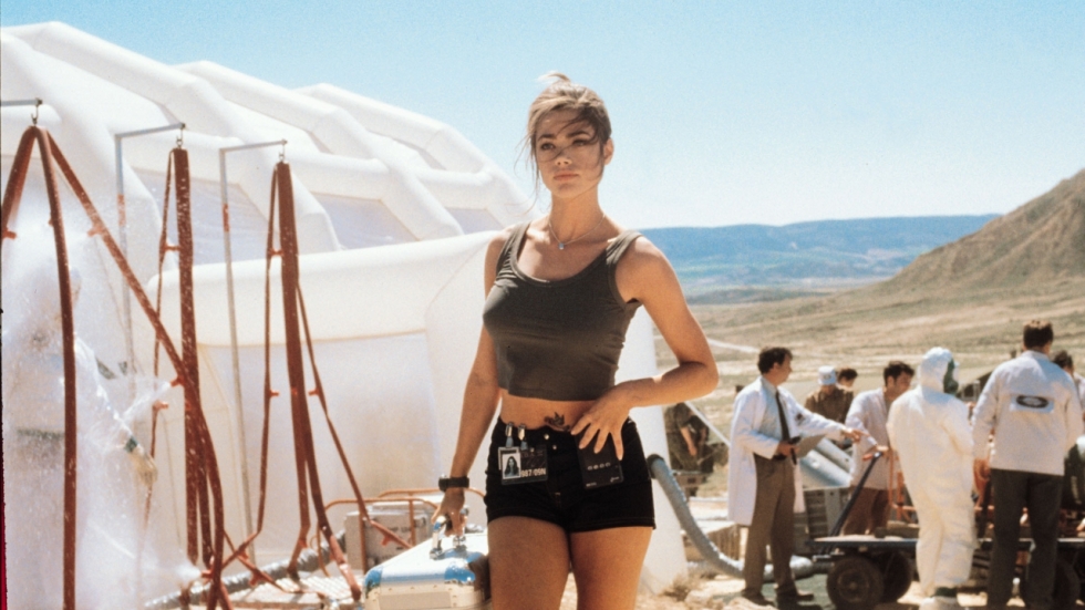 Denise Richards over één van haar opvallendste scènes ooit: "Voor alles is een eerste keer"