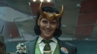 Tom Hiddleston (Loki) over zijn favoriete komedie: "De tranen rolden de gehele film over mijn wangen van het lachen"