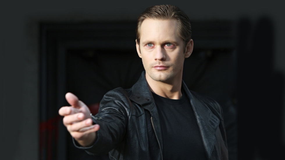 Alexander Skarsgård heeft maar een handvol woorden over voor de Oscarnominatie van zijn vader Stellan