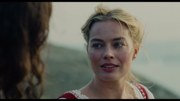 De vonken spatten van het scherm in nieuwe clip voor 'Wuthering Heights' met Margot Robbie
