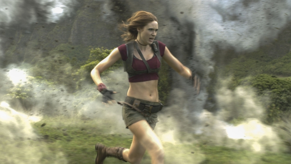 Karen Gillan en haar "te blote" kostuum staan centraal op setfoto's 'Jumanji 3'