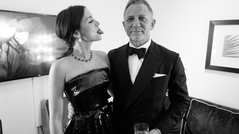 Helen Mirren laat er geen gras over groeien: James Bond is "doordrenkt van diepgeworteld seksisme"