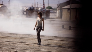 Van metrostation naar Bond-girl: ze werd als tiener zo van de straat geplukt en belandde al heel snel in 007