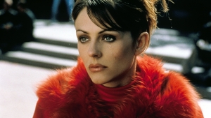 Deze Britse actrice lijkt geen dag ouder dan 35 jaar geleden en bewijst dat met een spannende foto-lenteshoot