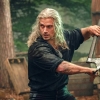 Henry Cavill hakt erop los in eerste brute beelden 'Highlander'-remake van 'John Wick'-regisseur